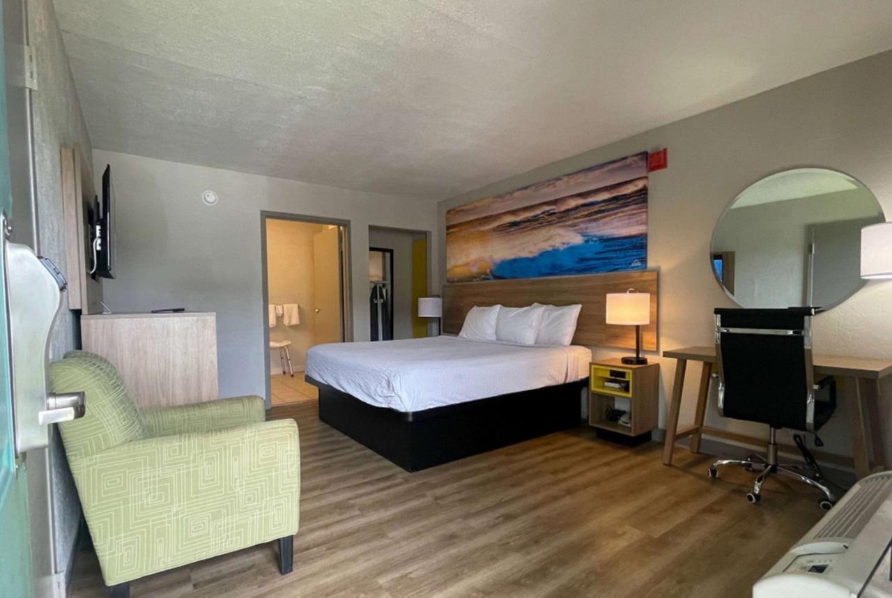Days Inn By Wyndham Lake Park/Valdosta Екстериор снимка