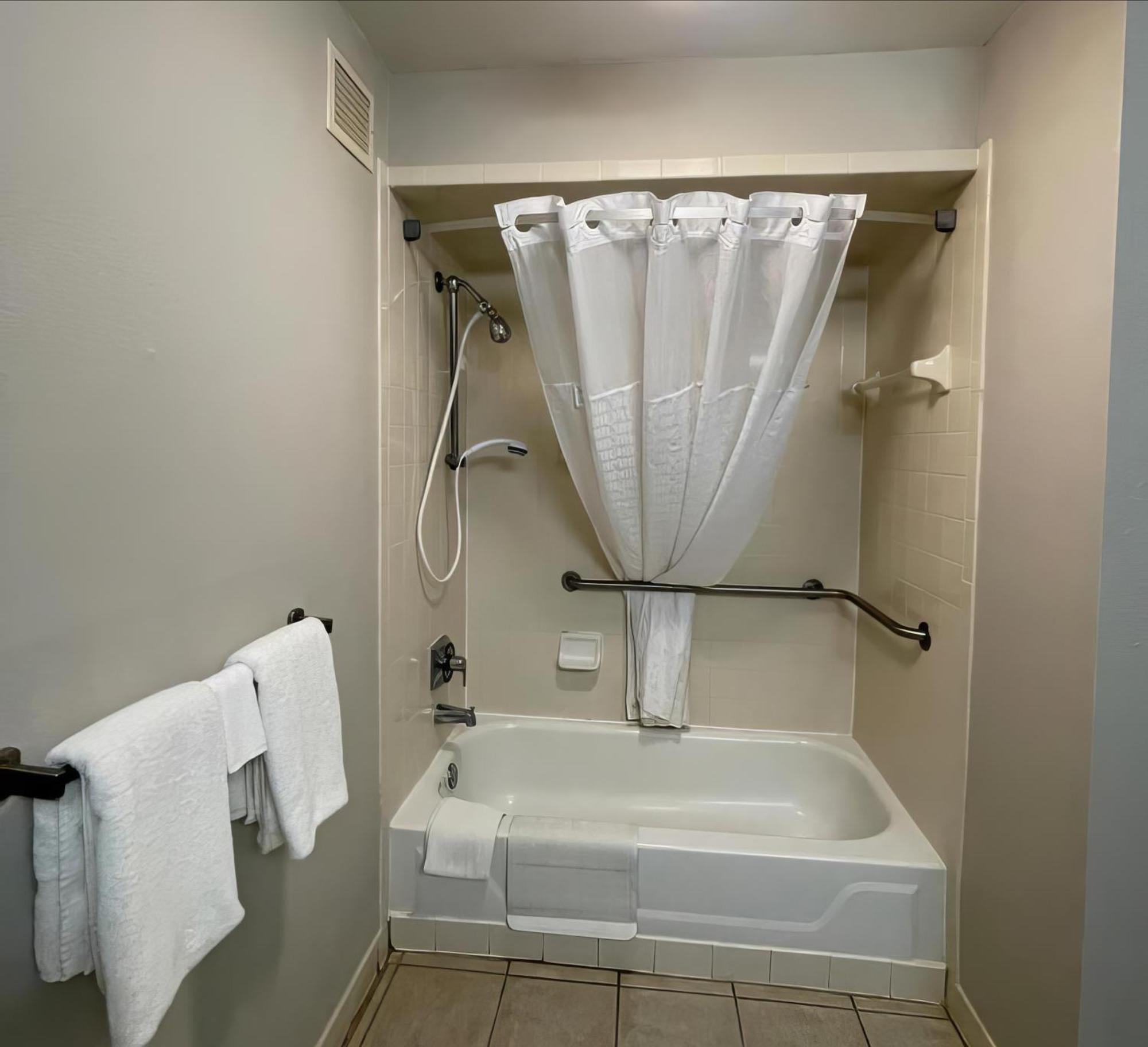 Days Inn By Wyndham Lake Park/Valdosta Екстериор снимка