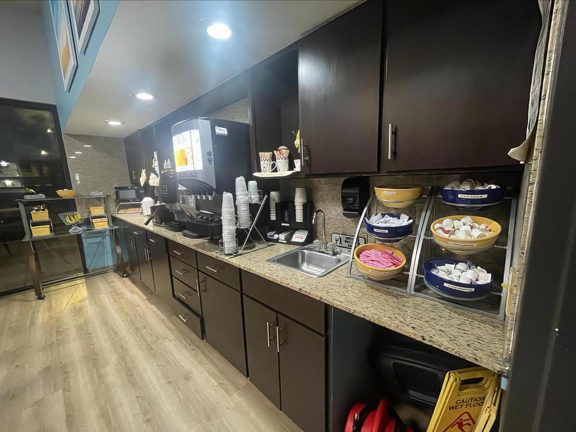 Days Inn By Wyndham Lake Park/Valdosta Екстериор снимка